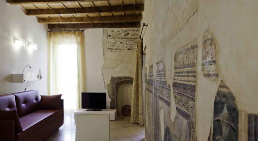 一卧室公寓（带阳台）