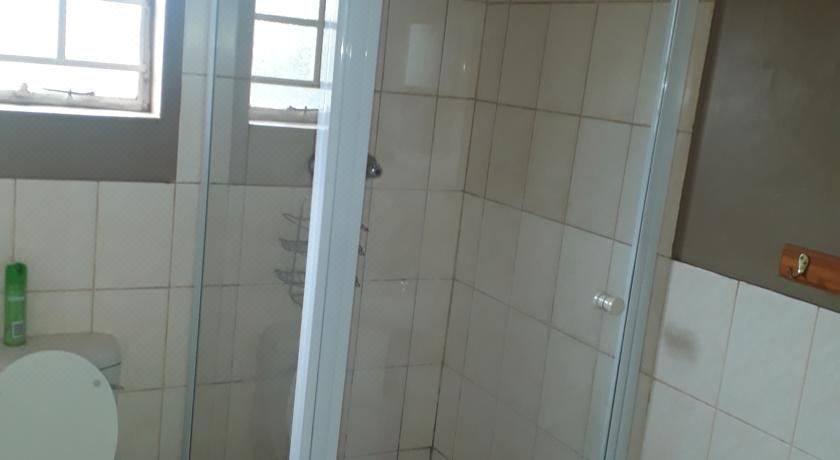 双人房（带公共浴室）