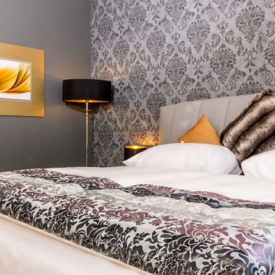 Deluxe Three-Bedroom Apartment with Terrace Abieshomes Serviced Apartments - Votivpark Promo Code