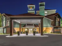 La Quinta Inn & Suites by Wyndham Atlanta Perimeter Medical Hotels in 