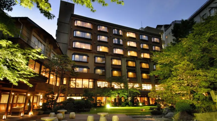 ほほえみの宿 滝の湯 外観