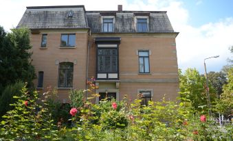 Hummel Hostel - Historische Stadtvilla Mit Garten