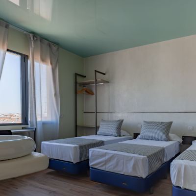 Triple Room with City View
