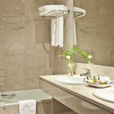 三人間 馬德里皮歐王子酒店優惠