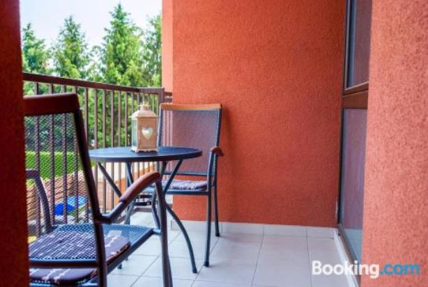 一卧室公寓（带阳台）