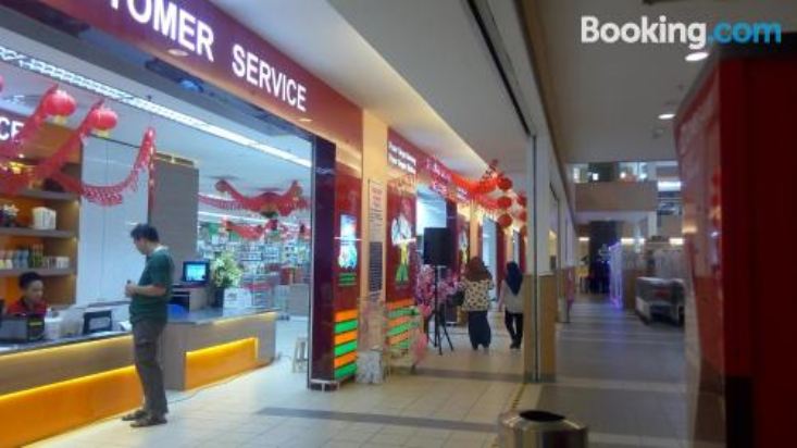 享有游泳池景致的一室公寓