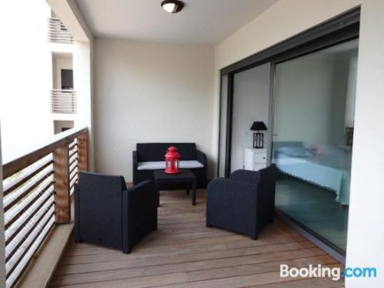 带露台的高级公寓