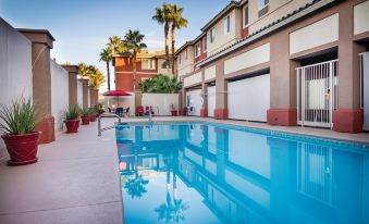 La Quinta Inn & Suites by Wyndham Las Vegas Red Rock