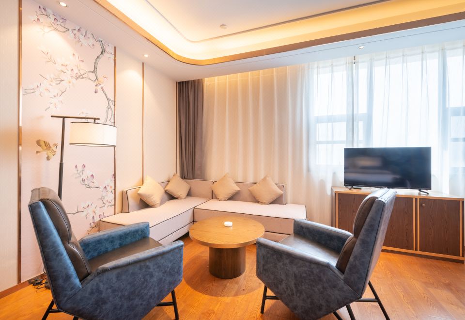 Huayang International HotelDeluxe Family Room