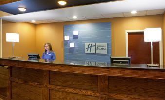 Holiday Inn Express & Suites Cleveland-Streetsboro