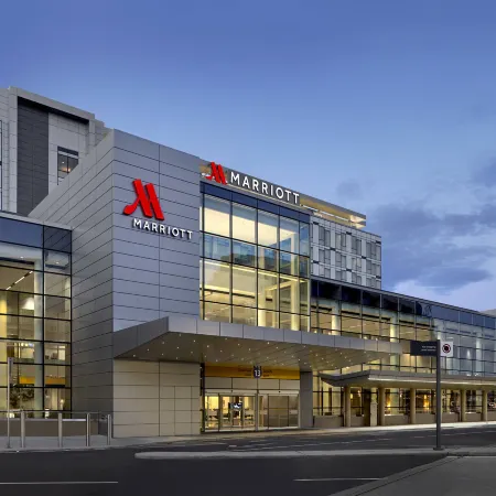 Calgary Airport Marriott In-Terminal Hotel