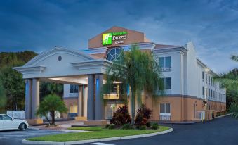 Holiday Inn Express & Suites Tavares - Leesburg