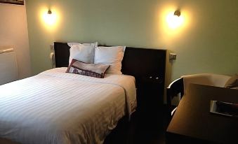 Hostellerie du Lion d'Or - Housity