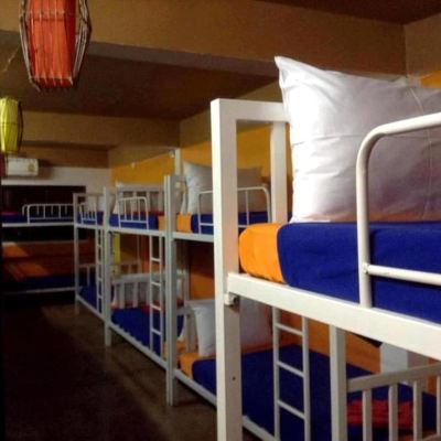 16-Bed Mixed Dormitory Room