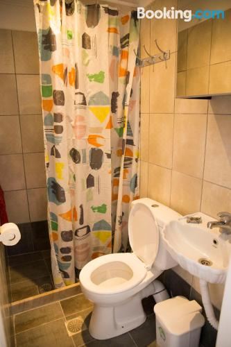 带山景的双人间