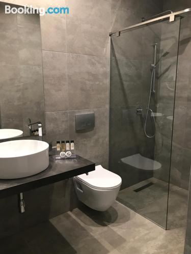 带山景的双人间