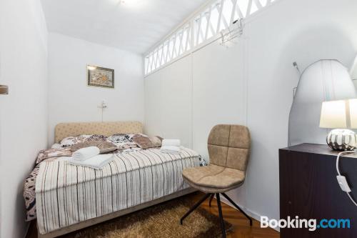 带阳台的两卧室公寓