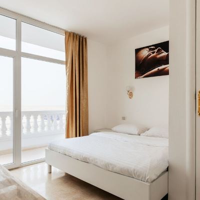 Panoramic Double Room (Double Room with Pyramids View)
