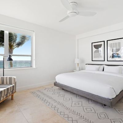 Standard Suite, 1 King Bed, Beachfront