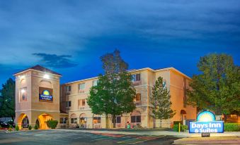 Days Inn & Suites by Wyndham Airport Albuquerque
