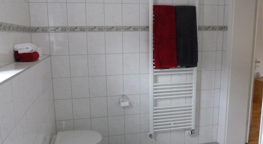 双人房（带梳化床）