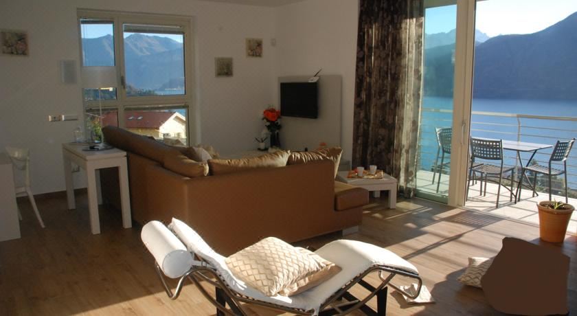 Residenza Simona Apartment with Lake View