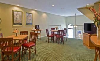 Extended Stay America Suites - Newark - Woodbridge