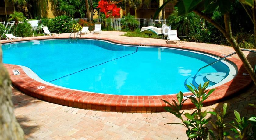 2Br/2BA Condo Sienna Park Apartment - Ground Floor