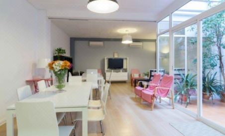 Hostal Five Gates - Housity