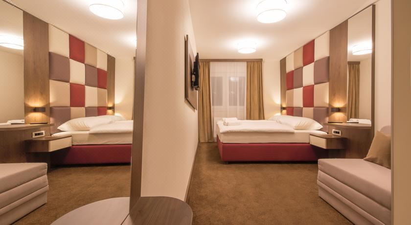 豪华双人床房（带加床）