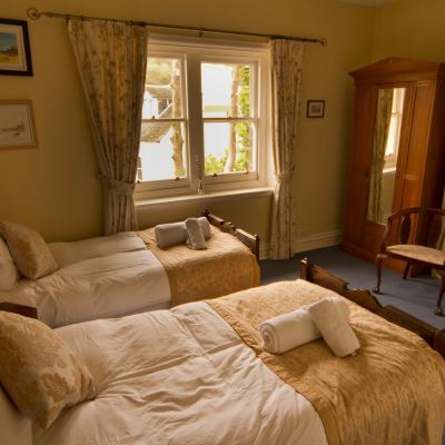 Standard Twin Room (Kingfisher)