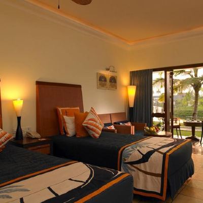 Zuri Twin Room with Lagoon View