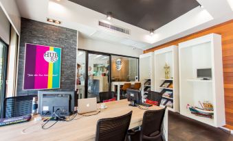 Hub53 Coworking & Coliving Space