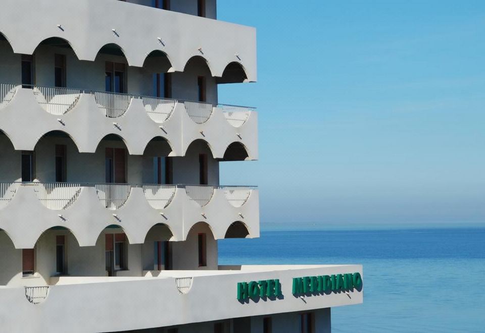 Hotel Meridiano - Housity