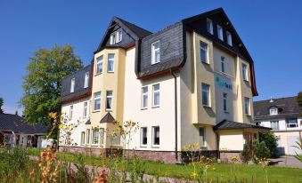 Konsumhotel am Park - Housity