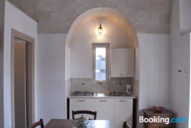 标准三人一室公寓