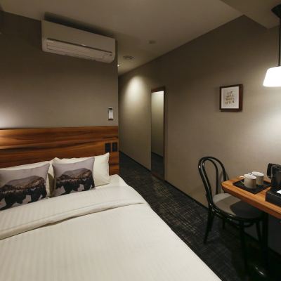 Moderate Double Room, Smoking 13sqm