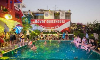 Royal Thapae Gate Guesthouse