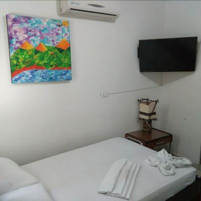 Twin Room Toscanini Casa Hostal Promo Code
