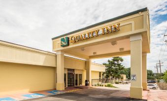Quality Inn Ponca City Route 77