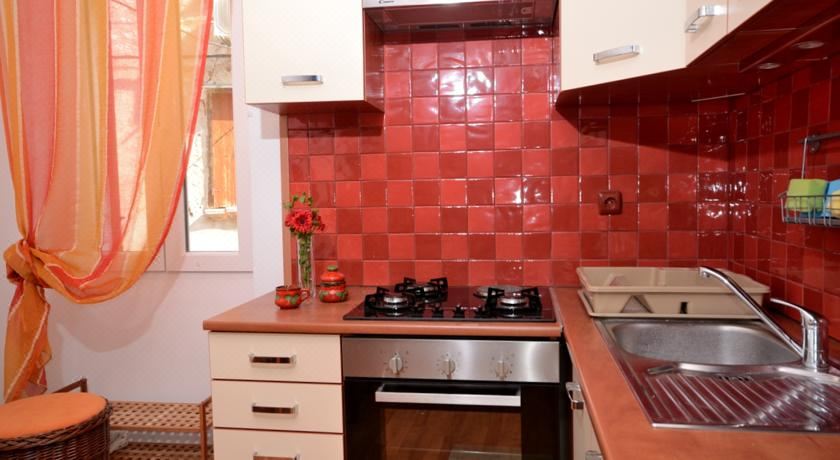 带露台一室公寓