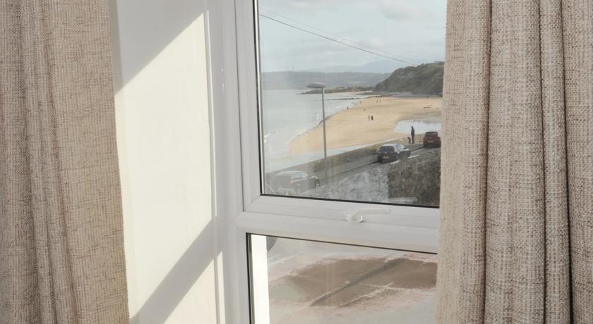 高级双床间 - 带连接浴室