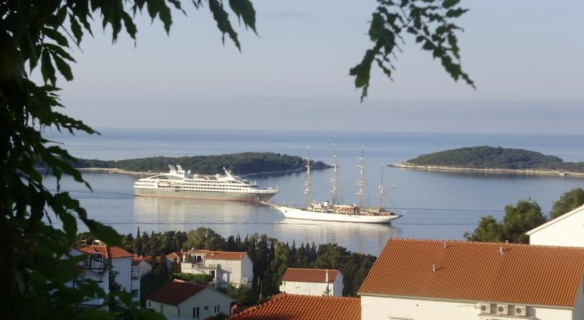 舒适的海景两卧室公寓-带阳台