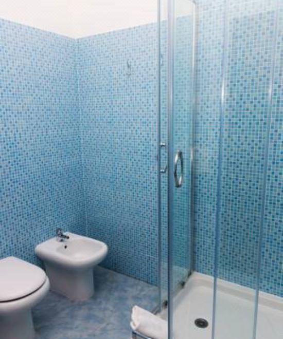 双人房（带独立浴室）