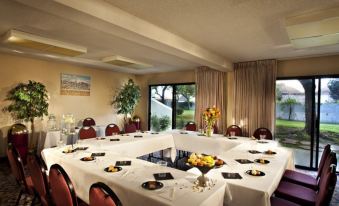 Best Western Plus Garden Court Inn