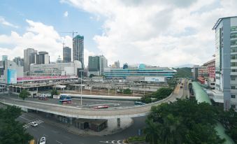 Huaqiao Hotel