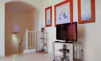 Apartment with 2 Bedrooms in Palm-Mar, with Pool Access, Furnished Ter