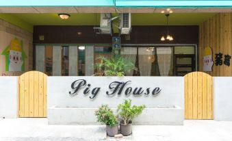 Pig House Hostel
