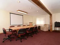 Ramada by Wyndham Effingham Hotels in Effingham County