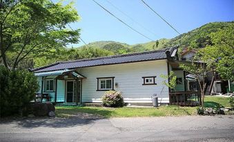 Yangsan (Baenaegol) Sansori Mulsori Pension